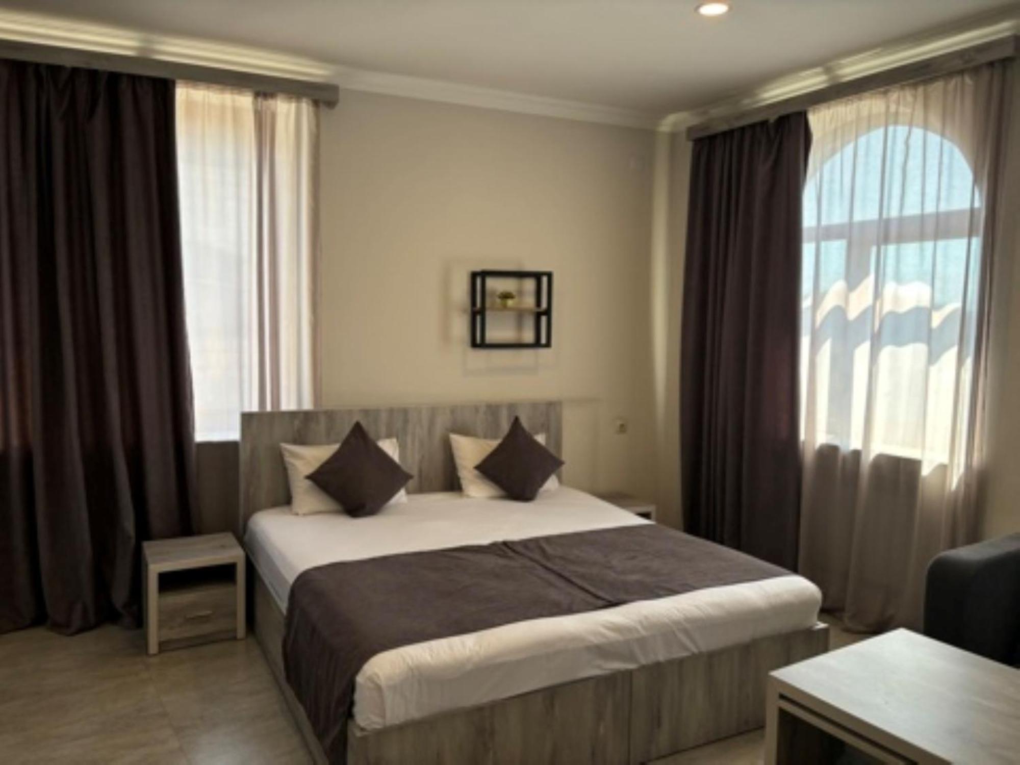 Hotel Menua Єреван Екстер'єр фото